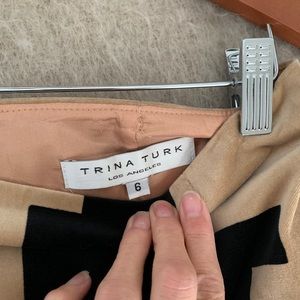 Trina Turk slim size 6 geometric skirt